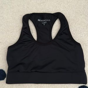 Beyond Yoga sports bra. Excellent barely used condition. Size M.